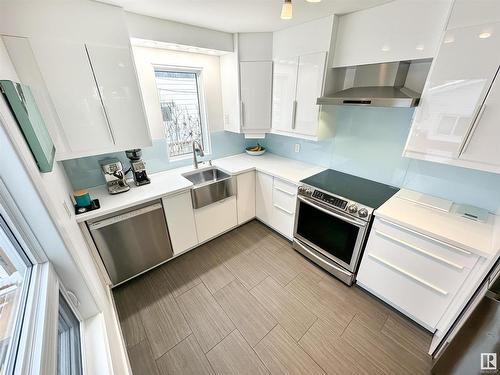 6630 110 Street, Edmonton, AB - Indoor Photo Showing Kitchen With Stainless Steel Kitchen