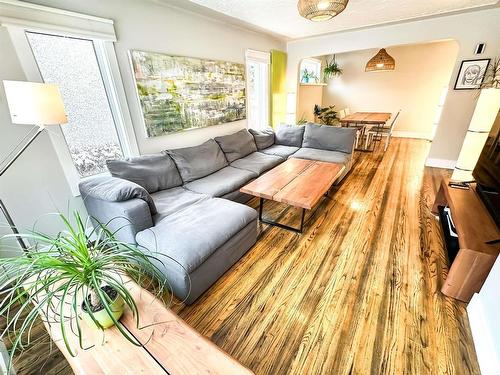 6630 110 Street, Edmonton, AB - Indoor Photo Showing Living Room