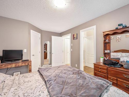 4 12050 17 Avenue, Edmonton, AB - Indoor Photo Showing Bedroom