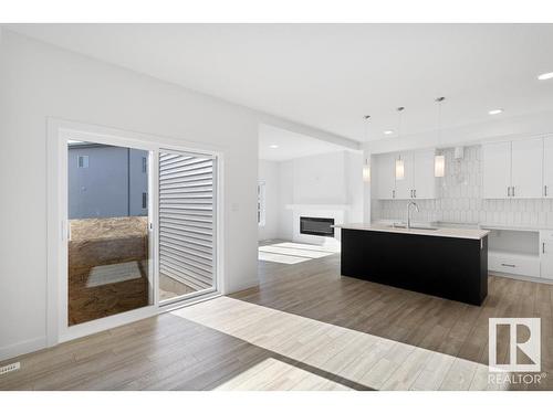 19007 20 Avenue, Edmonton, AB - Indoor Photo Showing Kitchen