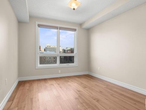 402 10142 111 Street Nw, Edmonton, AB - Indoor Photo Showing Other Room