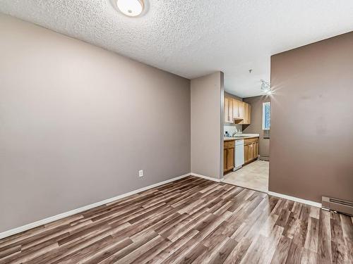 Edmonton, AB - Indoor Photo Showing Other Room