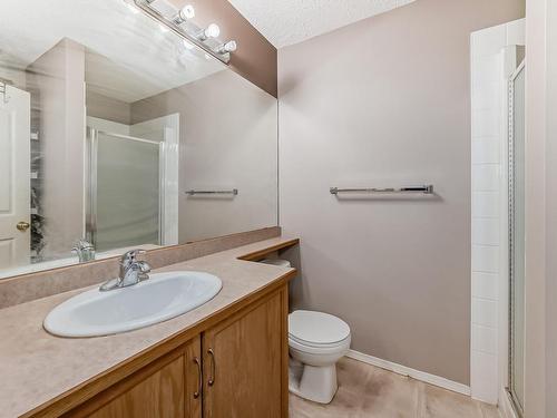 Edmonton, AB - Indoor Photo Showing Bathroom