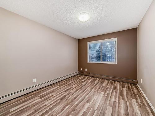 Edmonton, AB - Indoor Photo Showing Other Room