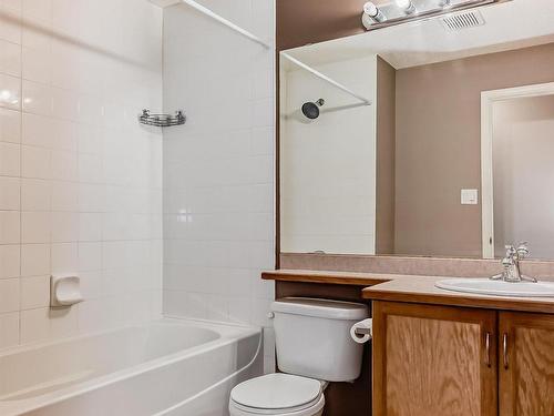 Edmonton, AB - Indoor Photo Showing Bathroom