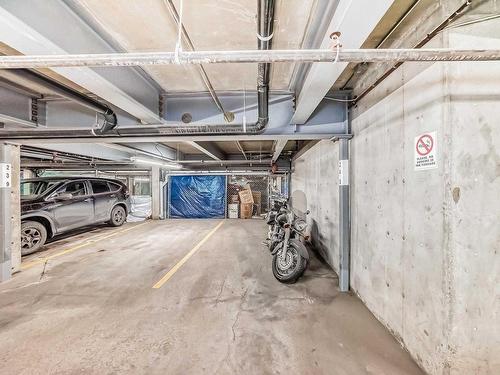 Edmonton, AB - Indoor Photo Showing Garage