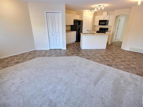 29 604 62 Street, Edmonton, AB - Indoor Photo Showing Kitchen