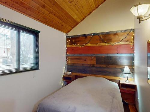 920 1St Avenue S, Rural Parkland County, AB - Indoor Photo Showing Bedroom