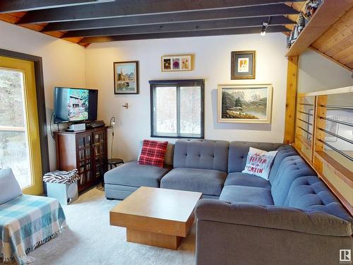 920 1St Avenue S, Rural Parkland County, AB - Indoor Photo Showing Living Room