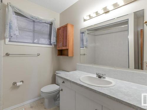 3641 117 Avenue, Edmonton, AB - Indoor Photo Showing Bathroom