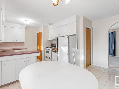 3641 117 Avenue, Edmonton, AB - Indoor Photo Showing Kitchen