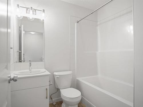 30 Eastwood Drive, Spruce Grove, AB - Indoor Photo Showing Bathroom