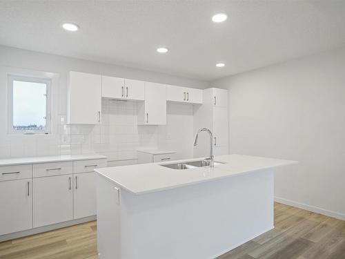 30 Eastwood Drive, Spruce Grove, AB - Indoor Photo Showing Kitchen With Double Sink With Upgraded Kitchen