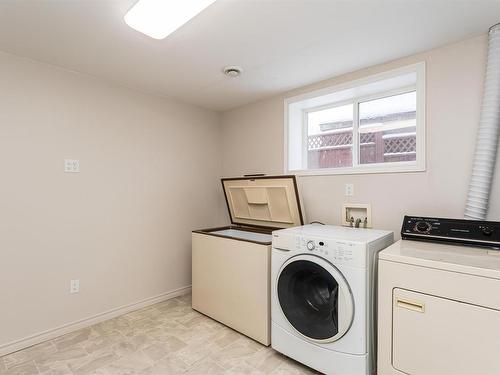 8709 99 Avenue, Morinville, AB - Indoor Photo Showing Laundry Room