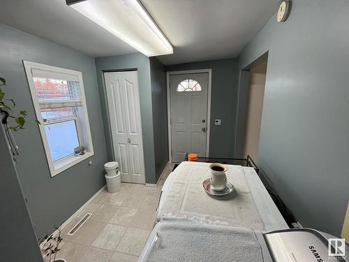 4811 49 Street, Glendon, AB - Indoor Photo Showing Bathroom