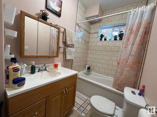 4811 49 Street, Glendon, AB - Indoor Photo Showing Bathroom