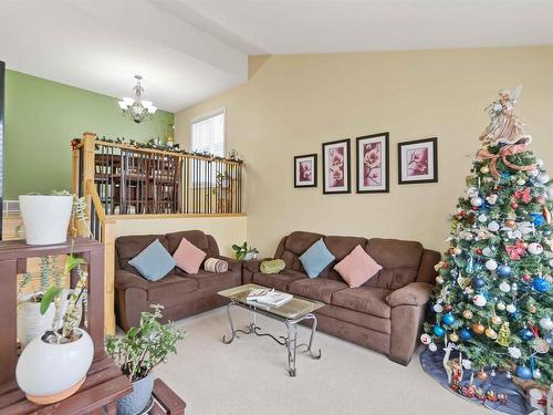 4022 37 Street, Edmonton, AB - Indoor Photo Showing Living Room