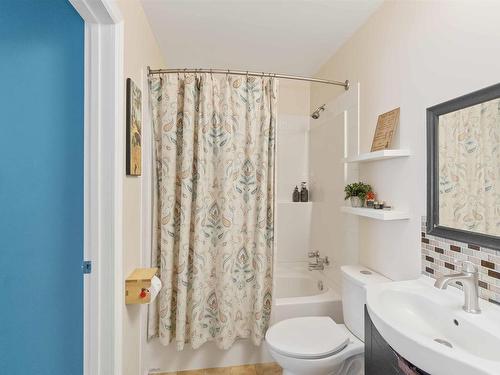 4022 37 Street, Edmonton, AB - Indoor Photo Showing Bathroom