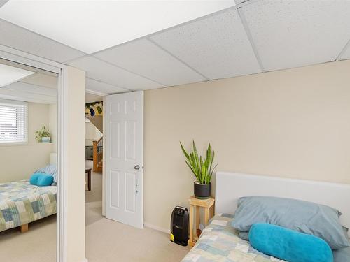 4022 37 Street, Edmonton, AB - Indoor Photo Showing Bedroom