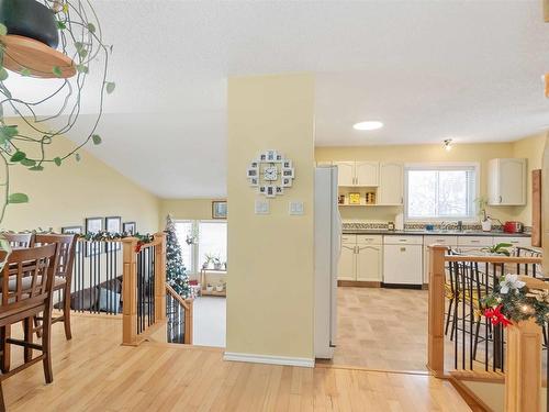 4022 37 Street, Edmonton, AB - Indoor