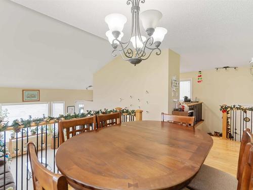 4022 37 Street, Edmonton, AB - Indoor Photo Showing Dining Room