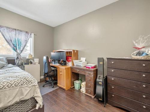 10252 159 Street Nw, Edmonton, AB - Indoor Photo Showing Bedroom