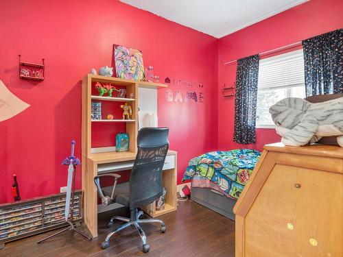 10252 159 Street Nw, Edmonton, AB - Indoor Photo Showing Bedroom