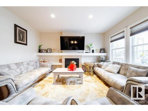 12228 170 Avenue, Edmonton, AB - Indoor Photo Showing Living Room