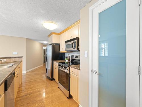 1401 9020 Jasper Avenue, Edmonton, AB - Indoor Photo Showing Kitchen