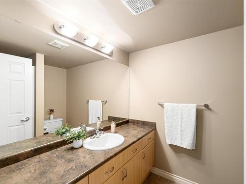 1401 9020 Jasper Avenue, Edmonton, AB - Indoor Photo Showing Bathroom