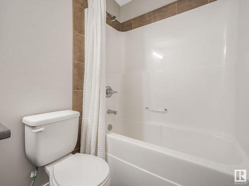 9402 85 Avenue, Morinville, AB - Indoor Photo Showing Bathroom