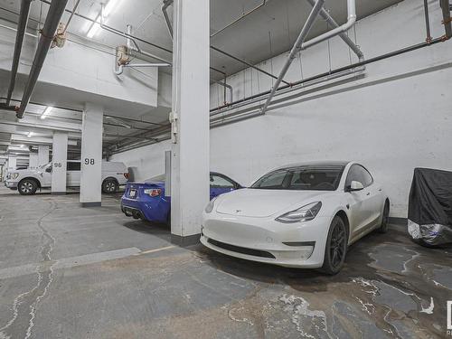 1201 9020 Jasper Avenue Nw, Edmonton, AB - Indoor Photo Showing Garage