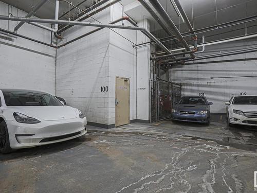 1201 9020 Jasper Avenue Nw, Edmonton, AB - Indoor Photo Showing Garage