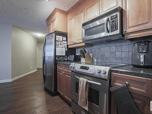 1201 9020 Jasper Avenue Nw, Edmonton, AB - Indoor Photo Showing Kitchen