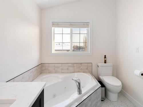 70 Sunflower Lane, Sherwood Park, AB - Indoor Photo Showing Bathroom