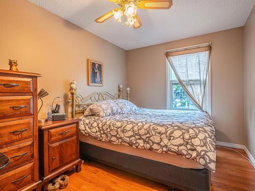 3131 144 Avenue, Edmonton, AB - Indoor Photo Showing Bedroom