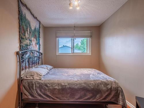 3131 144 Avenue, Edmonton, AB - Indoor Photo Showing Bedroom