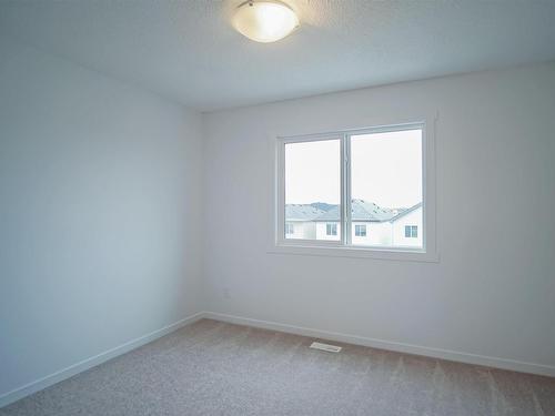 7044 Rosenthal Drive, Edmonton, AB - Indoor Photo Showing Other Room