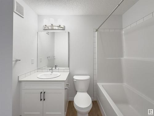 7044 Rosenthal Drive, Edmonton, AB - Indoor Photo Showing Bathroom