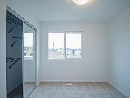 7044 Rosenthal Drive, Edmonton, AB - Indoor Photo Showing Other Room