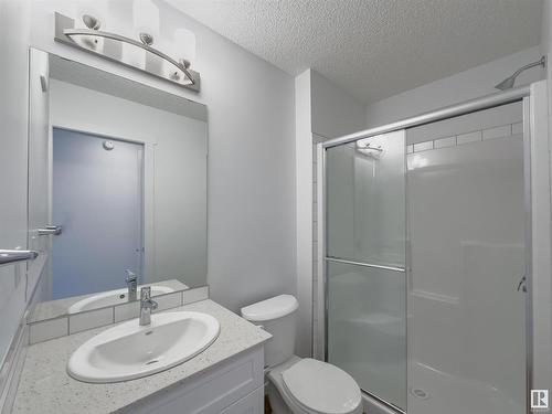 7044 Rosenthal Drive, Edmonton, AB - Indoor Photo Showing Bathroom