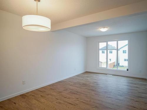 7044 Rosenthal Drive, Edmonton, AB - Indoor Photo Showing Other Room