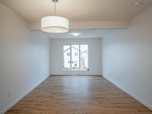 7044 Rosenthal Drive, Edmonton, AB - Indoor Photo Showing Other Room