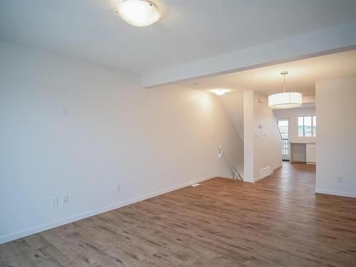 7044 Rosenthal Drive, Edmonton, AB - Indoor Photo Showing Other Room