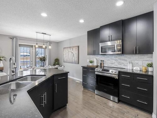 2 Norton Avenue, St. Albert, AB - Indoor Photo Showing Kitchen With Double Sink With Upgraded Kitchen