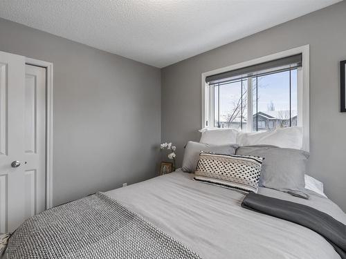 2 Norton Avenue, St. Albert, AB - Indoor Photo Showing Bedroom