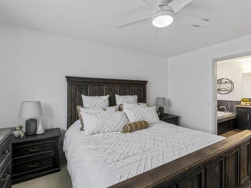 2 Norton Avenue, St. Albert, AB - Indoor Photo Showing Bedroom