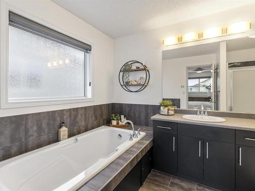 2 Norton Avenue, St. Albert, AB - Indoor Photo Showing Bathroom