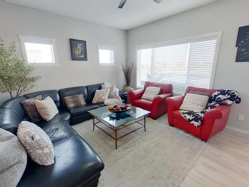 3 Avebury Court, Sherwood Park, AB - Indoor Photo Showing Living Room