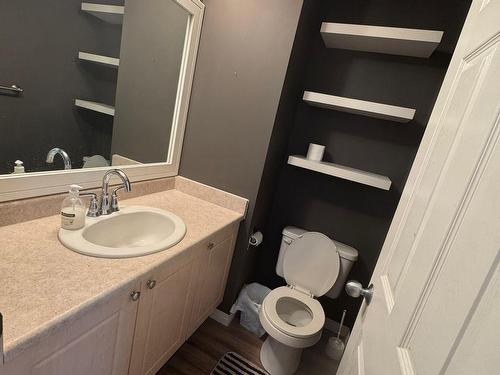 345 Kirkness Road, Edmonton, AB - Indoor Photo Showing Bathroom